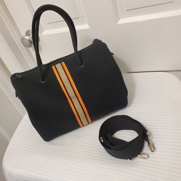 Somewhere Haute Satchel/Crossbody Black Bag, Athlesuire, Casual, Lightweight - Picture 2 of 10